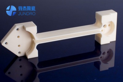 半導(dǎo)體行業(yè)：氧化鋁陶瓷發(fā)展的又一個(gè)里程碑！